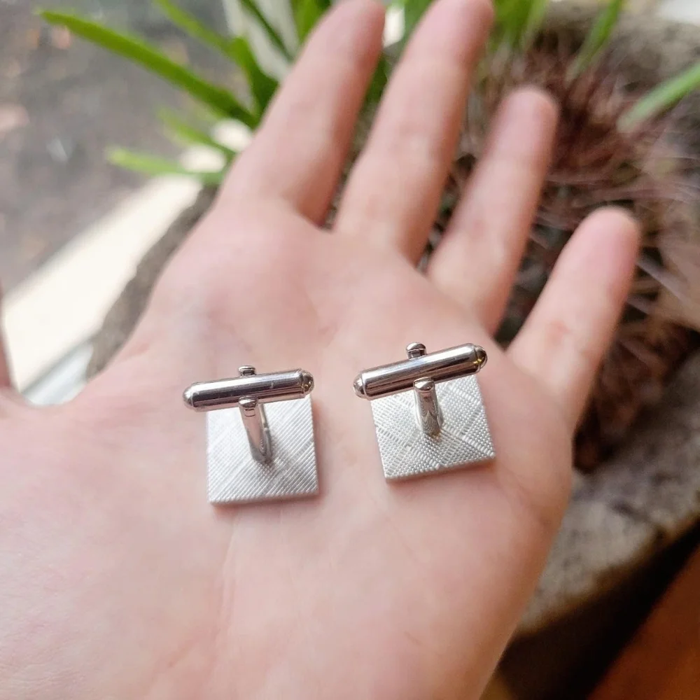 Vintage Pair of Classic Silver Polka Dot Cuff Links